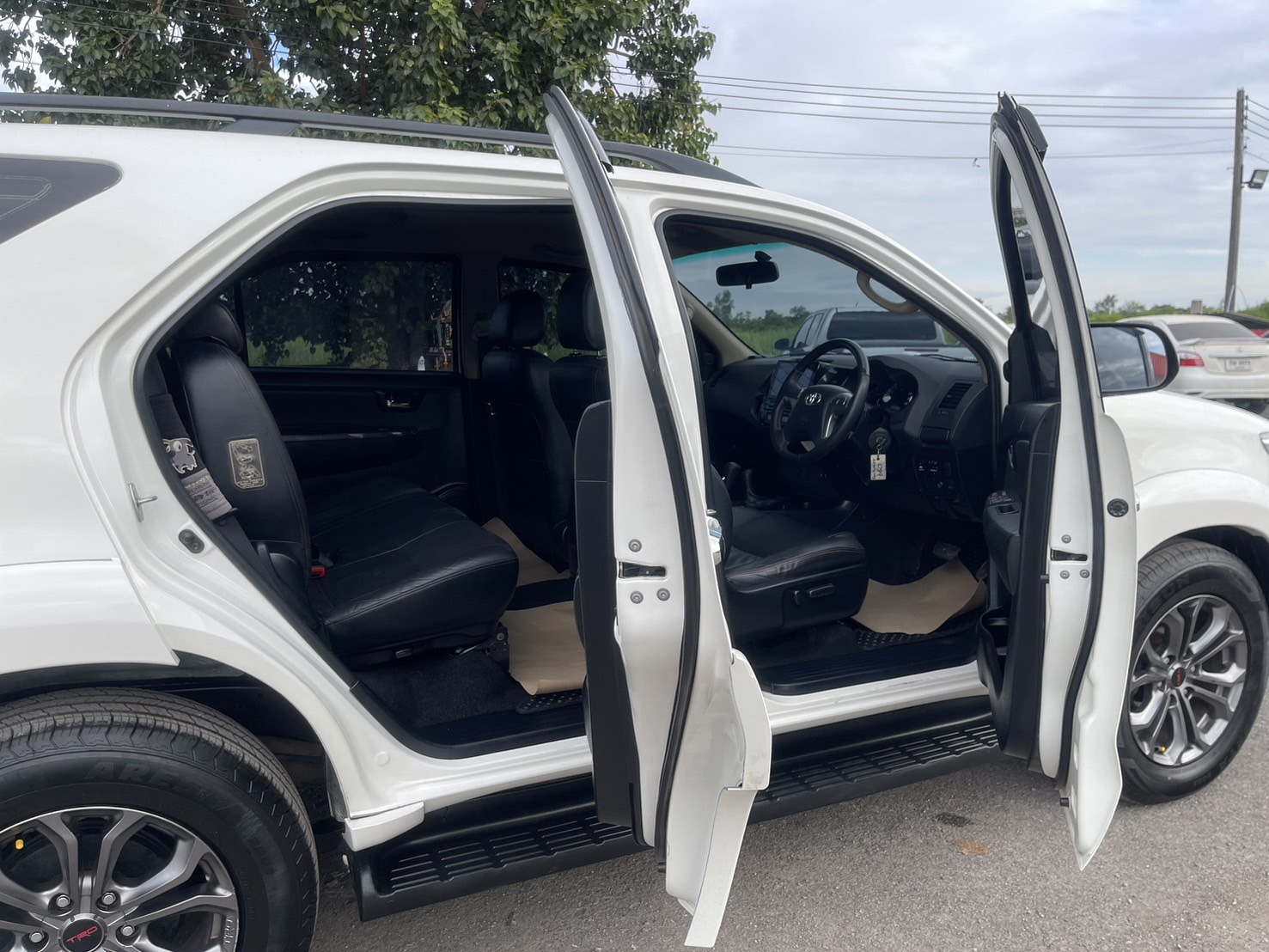 Toyota Fortuner 3.0 TRD 4WD Auto thumbnail 8